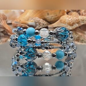 MElegant Staibl and Blue Beaded Bracelet